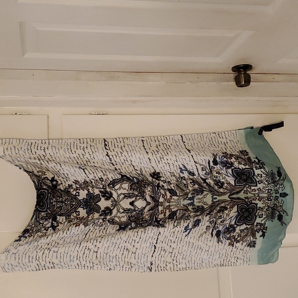 White House Black Market FLORAL OBLONG SCARF 68" x 20"